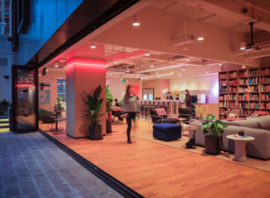 WeWork （新疆路） 