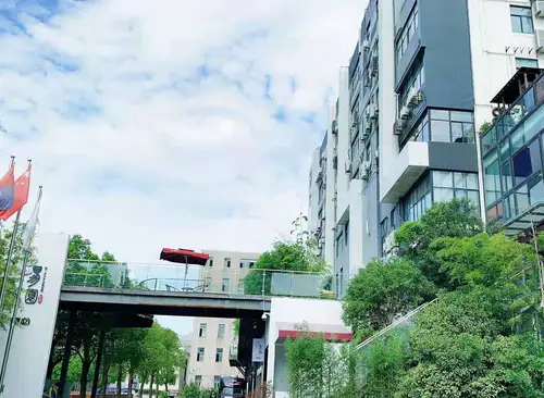 虹桥德必易园