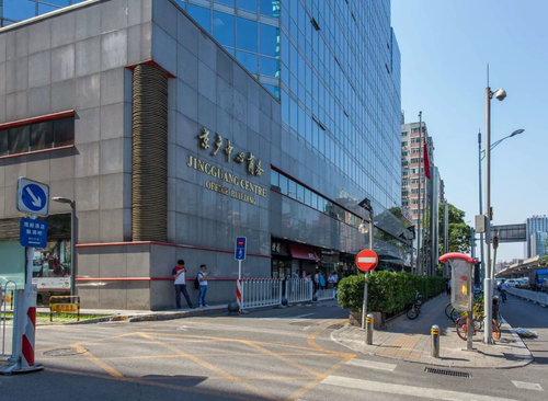 京广中心商务楼