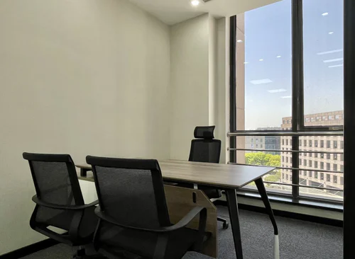 208m²