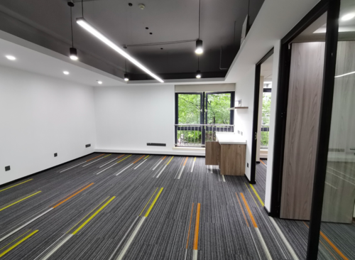 94m²