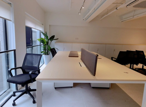 196m²