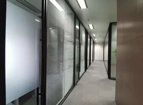 精装修办公室,749.33㎡,极致江景,全落地窗