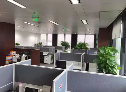精装修办公室,749.33㎡,极致江景,全落地窗
