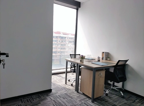 101m²