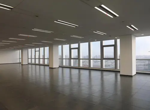 302.31m²