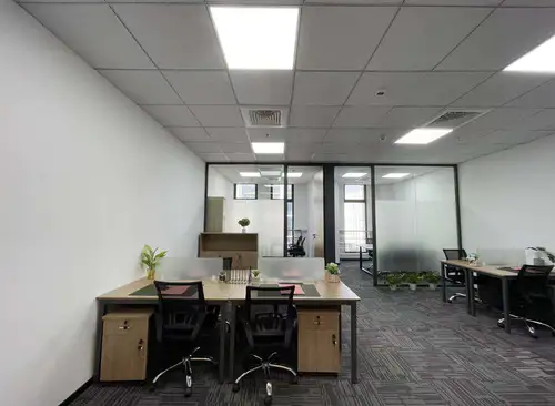 100m²