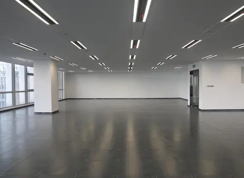 302.31m²