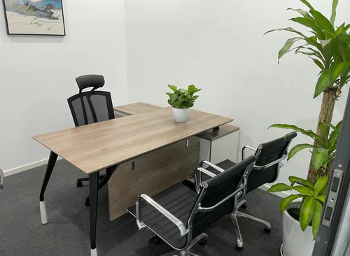 225m²