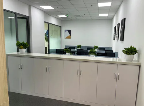 225m²
