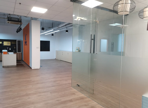 487m²