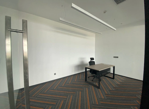 300m²