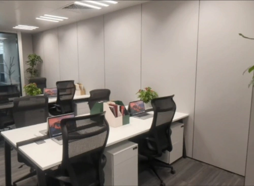 125m²,8 工位+1隔间