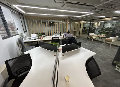 151m²