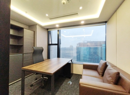 375m²,32 工位+4隔间