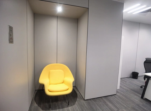 125m²,8 工位+1隔间