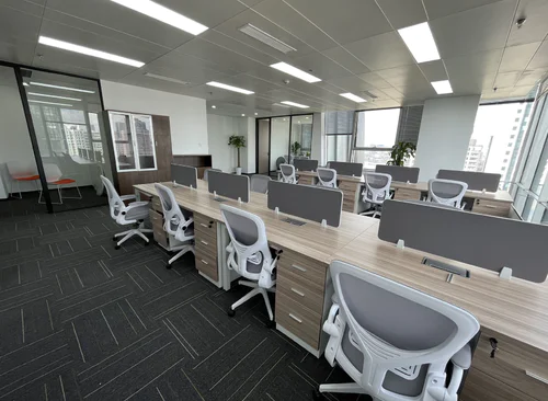 206m²,3 隔断前台+工位16