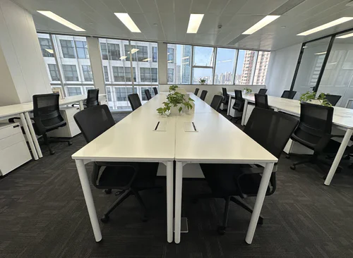 208m²