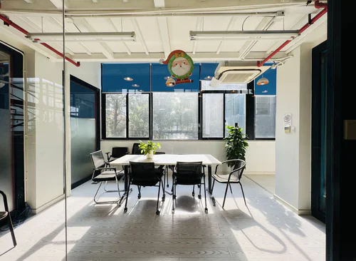 503m²