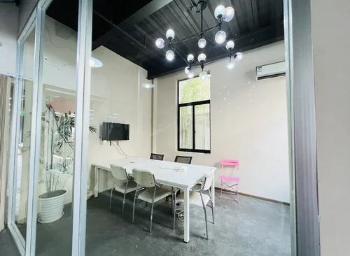 436m²