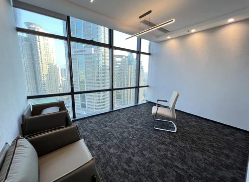 271m²