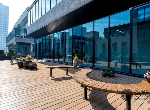 422.60m²