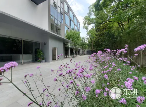 227.30m²