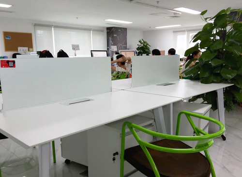 开放式办公位