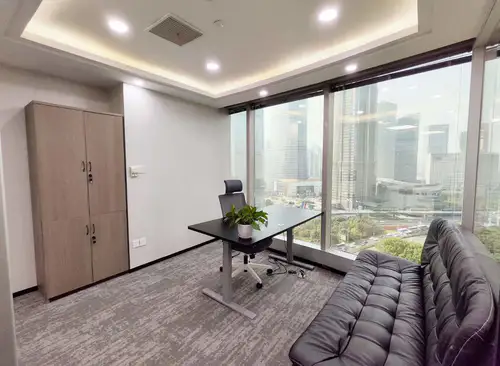 115m²