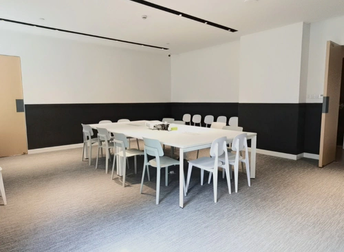255m²