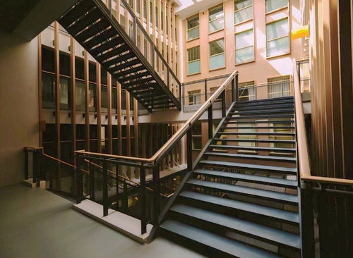 255m²