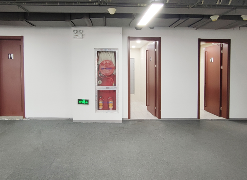 1853m²