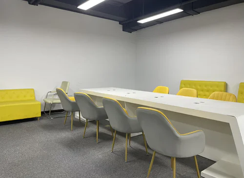 565 m²
