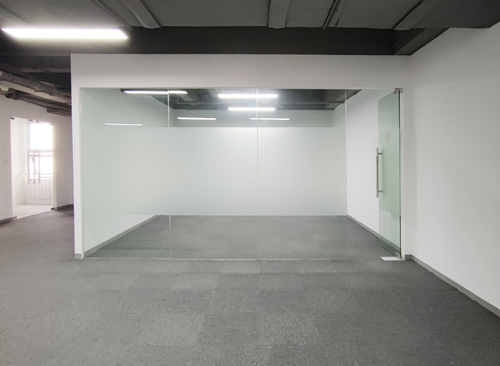1853m²