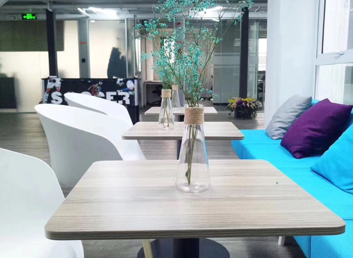 216m²