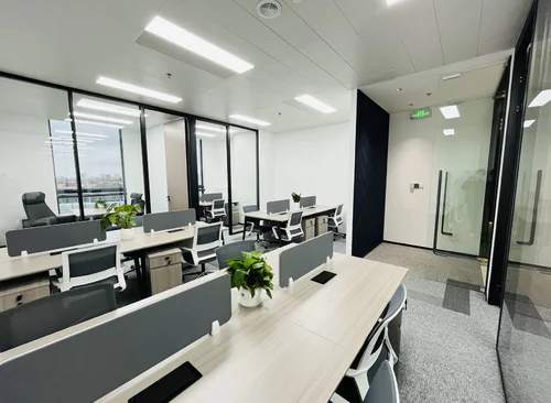 116平{logo墙+3隔间+12工位}