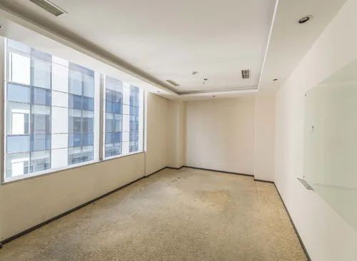 浦东 东方金融广场 337平米 标准装修