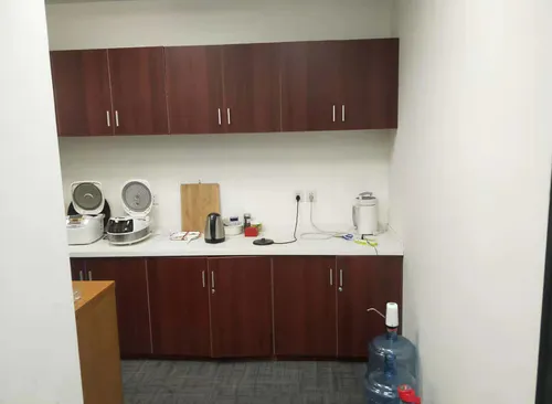 八佰伴 世纪大道地铁站旁 东方金融广场 精装修拎包入住